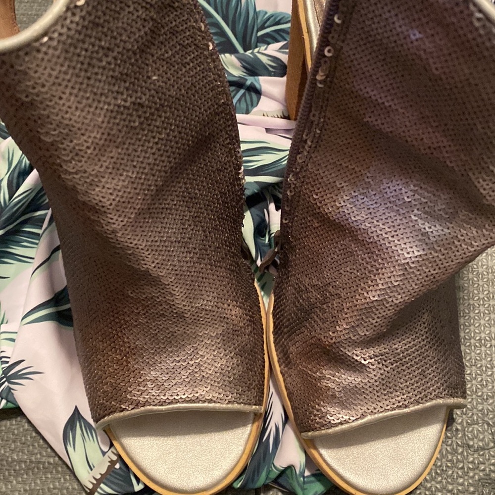 Very Volatile Silver open toe ankle booties